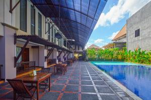 Grand Santhi Hotel