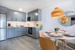 Apartamento con terraza y vistas al mar - Nogalera II by Rent Me