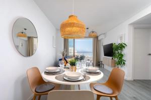 Apartamento con terraza y vistas al mar - Nogalera II by Rent Me