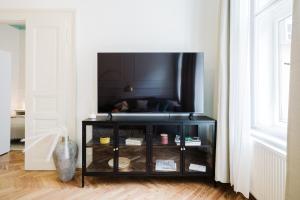 Prague Days - Two Bedroom Apartment with Work Space and AC