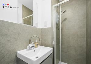 Modern Studio with En-Suite & Kitchenette - Norwood Junction - Kings Road 5