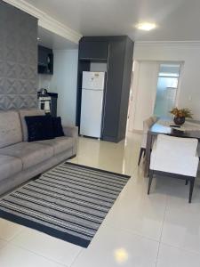 Apto ideal entre Aeroporto, a Praia e o Beto Carrero