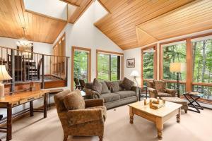 Luxury Ski In, Ski Out 2 Bedroom Colorado Vacation Rental Steps From The Ski Slopes With Hot Tub And Pool