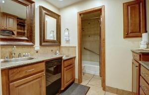 VS553 Village Square Hotel Room