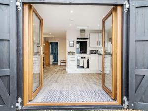 Wisteria Lodge - Ukc5804