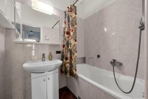 Śródmieście Apt - Balcony & Workspace - by Rentujemy