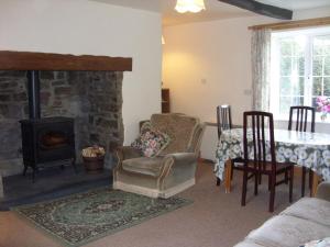 East Hook Holiday Cottages - Daisy Cottage