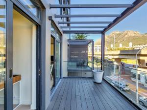 2 BDR in the heart of the gardens area - MNT views