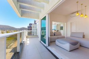 Ampla Cobertura Duplex na Praia de Canto Grande