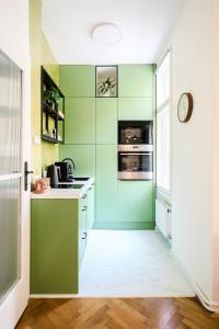 Prague Days - Two Bedroom Apartment with AC next to National Theatre