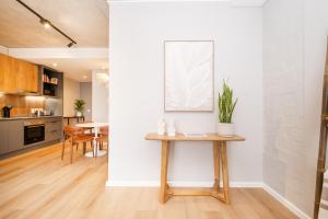 705 Riverlands - 1Bedroom Apartment with Mountain Views