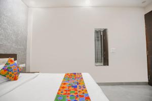 FabHotel Signature Inn I