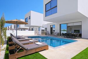 Princess Zena Luxury Villa - Large Pool