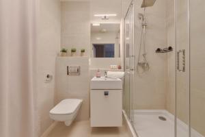 Elegant Apartment with Balcony Krakowska Wroclaw by Renters Prestige