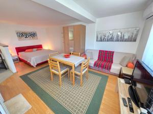 ZITA Studio Apartment with terrace