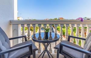 Amazing Apartment In Banjole With Wifi 