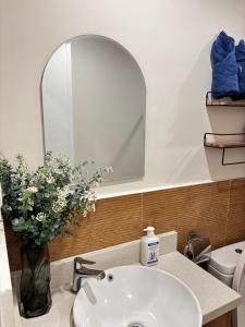 1BR Matina Enclaves a Walk to SM & DGT