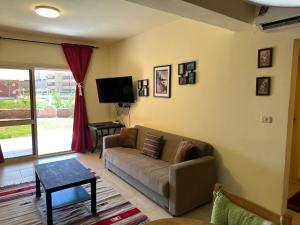 2 Bedroom Chalet pool& sea view just steps from the sea fanar de luna ain sokhna