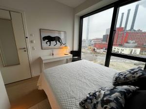 Cozy & Stylish 1-Bedroom Waterview Apartment in Trendy Sydhavn, CPH
