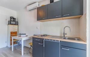 Amazing Apartment In Banjole With Wifi 