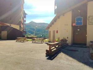 Studio rénové avec 2 couchages et internet, proche pistes et funiculaire - FR-1-292-203