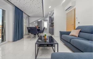 2 Bedroom Lovely Apartment In Metajna 