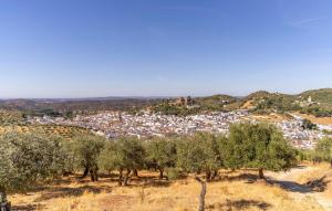 4 Bedroom Amazing Home In Constantina