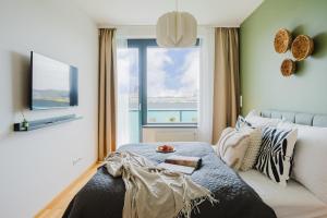 Prague Days - Family Friendly - One Bedroom Apartment with Balcony