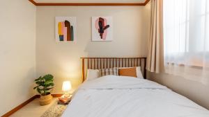 Hongik University Station 20 minutes