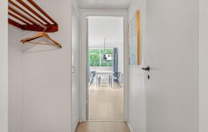 2 Bedroom Stunning Home In Væggerløse