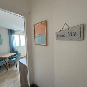 Bel appartement décoré avec goût, face à la gare