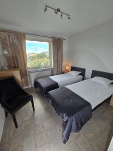 Bright Family Apartment with Balcony