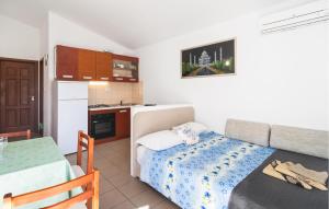 Cozy Apartment In Omis With House Sea View