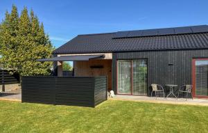 Cozy Home In Samsø With Kitchen - 5hvězdičkové hotely ve městě Onsbjerg