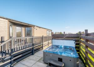 Nunland Hillside Lodges