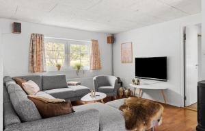 Lovely Home In Ulfborg With Wifi