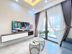 2BR The Peak Midtown M8