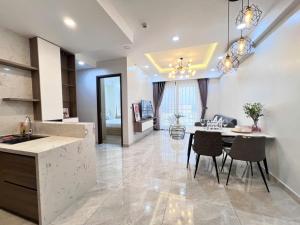 2BR The Peak Midtown M8