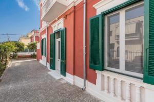 La scala sul mare by BarbarHouse