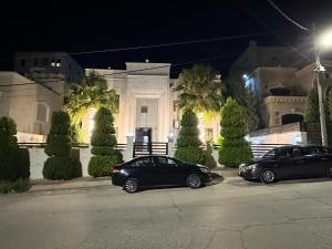 Luxurious 5 bedroom Furnished Villa superb locationفيلا فخمه