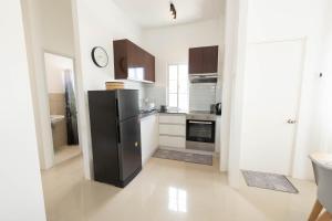 3BR Guesthouse near Panglao - Fenced Villa - Near Pool - Bohol Tours - Fast WiFi