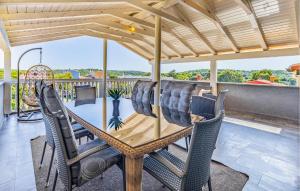 Awesome Apartment In Banjole