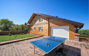 3 Bedroom Lovely Home In Jelenscak