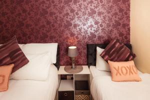 Cosy Central Apartment by the Meadows 4