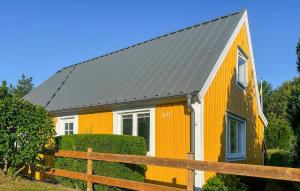 Amazing Home In Västra Karup With Wifi