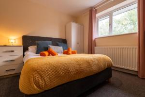pet friendly house by KBS StayHub Short Lets & Serviced Accommodation Brockworth with parking