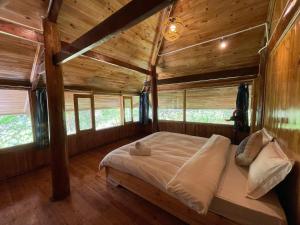 Bees Homestay Sapa & Trekking