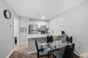 Bright Modern 1BR Retreat I Fitness Center