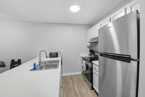Near Fort Liberty Modern 1BR I Free Parking I Gym