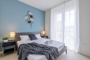 Navigli eleganza moderna con luce naturale